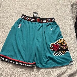 Nike NBA Numbered #50 Vancouver Grizzles Retro 90s Vintage Basketball Shorts